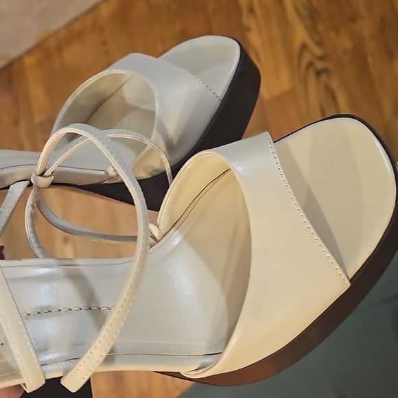 Zara Women's Elegant Cream Heels - Picture 9 of 9